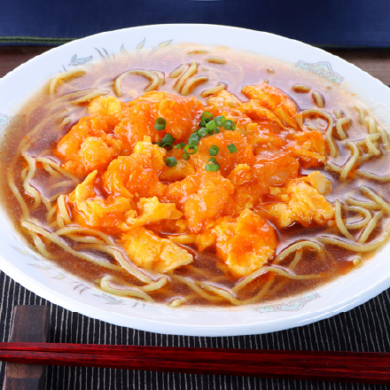 エビチリたまごラーメン