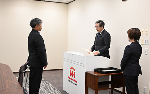 任命状授与の様子