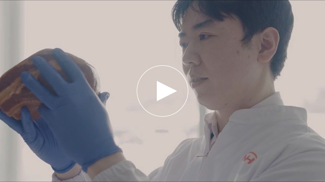 リンク：美ノ国 熟成骨付きロース・ベーコン動画 YouTube